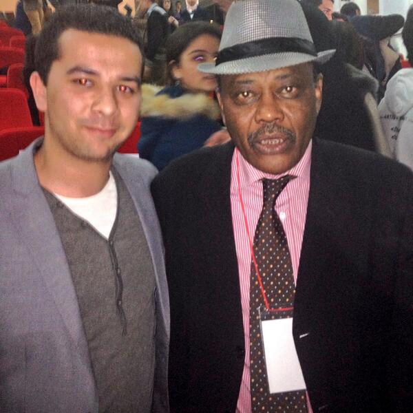 HatimHardaf's tweet photo. Avec #talhajibril au #tedxencgk http://t.co/KJK3yBnRhz