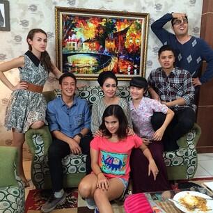 Fotbar bareng @sri_DDSSCTV <a href="/_naomiDDS_/">Nomnom;;)</a> @leviin_DDS, oma, tante <a href="/sarah_DDS/">Sari Rahayu</a> om <a href="/alex_DDS/">alex silva</a>