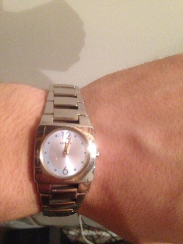dfrey17's tweet photo. Whos watch is this that i have http://t.co/ZvJ1pniBDd