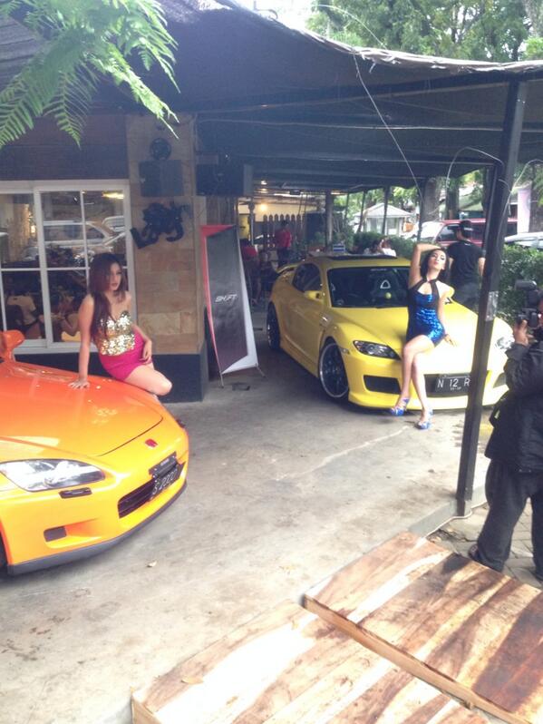 shiftcars's tweet photo. Penggalangan dana peduli kelud http://t.co/bc7vdA7dQI