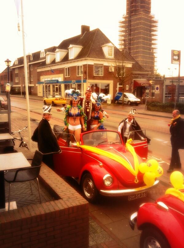 De nieuwe videoclip van <a href="/Cunehearen/">C.V. De Cúnehearen</a>. Speciaal voor Prins Bull #Cúnehearen #carnaval #rhenen  youtu.be/1f2gwuqTf7k