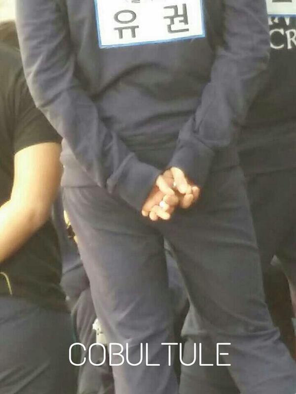 sauveur914's tweet photo. 140216 유권 드림팀 프리뷰 (@ondal44 )
유권어빠 손가락이 너무 귀여운나머지 또올리는 프리뷰 http://t.co/FXJhBfO2CS