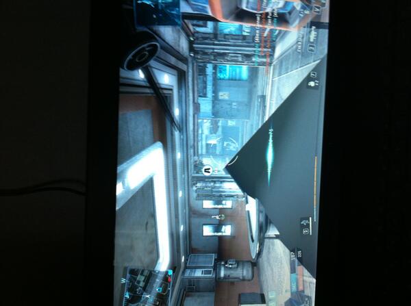 13dual37's tweet photo. #TitanfallBeta #TitanfallBetaPc Does anyone know why my Titanfall beta is like this http://t.co/RRcBNUy5Kw