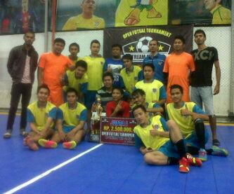 X_treamfutsal's tweet photo. Selamat untuk AM SHIBA sebagai juara 1 open futsal tournament 2014 "x-tream cup 2nd" <=-P http://t.co/Sdbeu0eScN