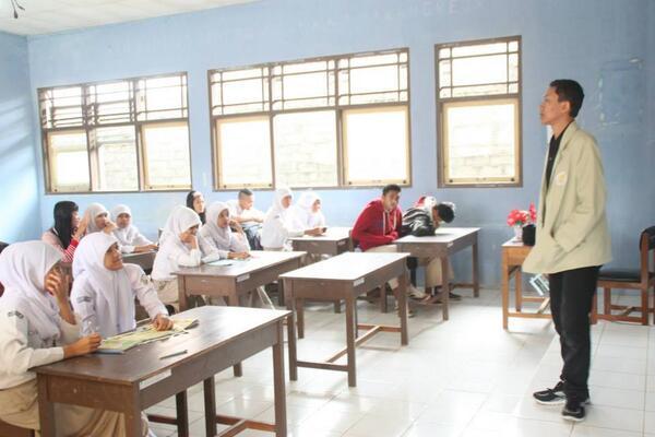 Mulai deh, sosialisasi @ SMA N 1 Karangreja by <a href="/Formaga_UGM/">Formaga_UGM</a>
