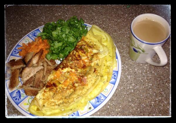 nothingtotalkab's tweet image. gourmet breakfast good football sweat! #omelette #crispytoast #veges #hotcupofcoffee #datewiththebedafter