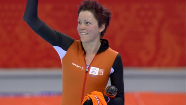 GOUD voor Jorien ter Mors op 1500 meter. Ireen Wüst pakt ZILVER en BRONS naar Lotte van Beek. Marrit Leenstra vierde.