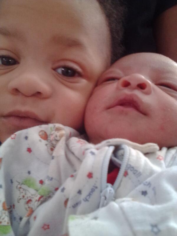 DanielleWeather's tweet photo. Priceless im in Love Tae n Zae http://t.co/HXPBnAkxxu