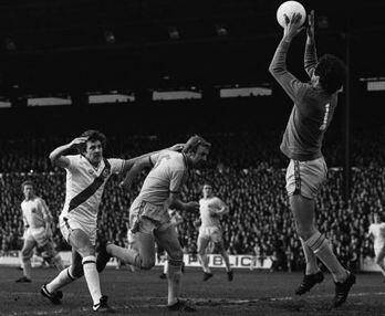 TheEaglesBeak's tweet image. #cpfc #PictureOfTheWeek
Record 51,801 crowd at Selhurst v Burnley in 1979
#eagles

.