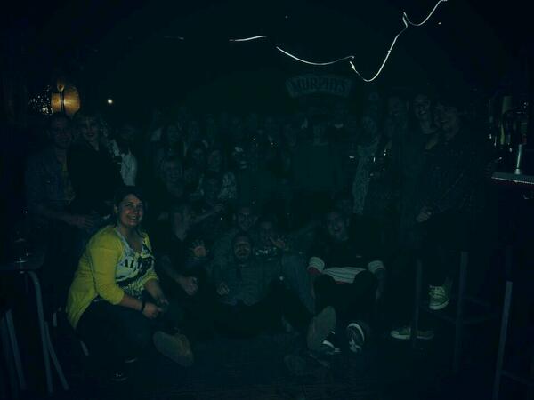 turroneroscruz's tweet photo. LLENANDO PUB, ESOS TURRONEROS :) http://t.co/K0dKVClcbv