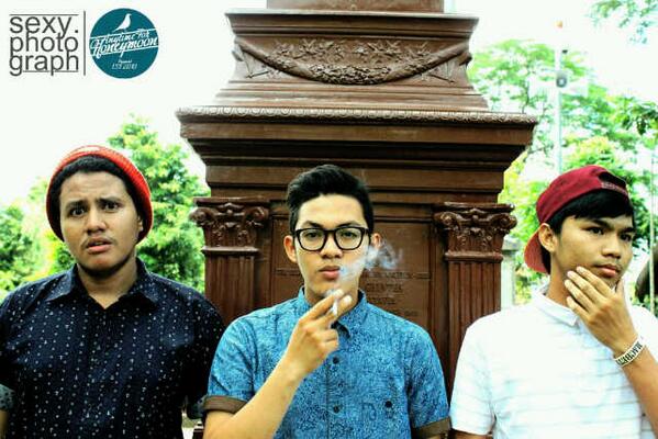 I miss the time when we together on stage #music #poppunk #AnytimeForHoneymoon <a href="/AnytimeOfficial/">AnytimeForHoneymoon</a>