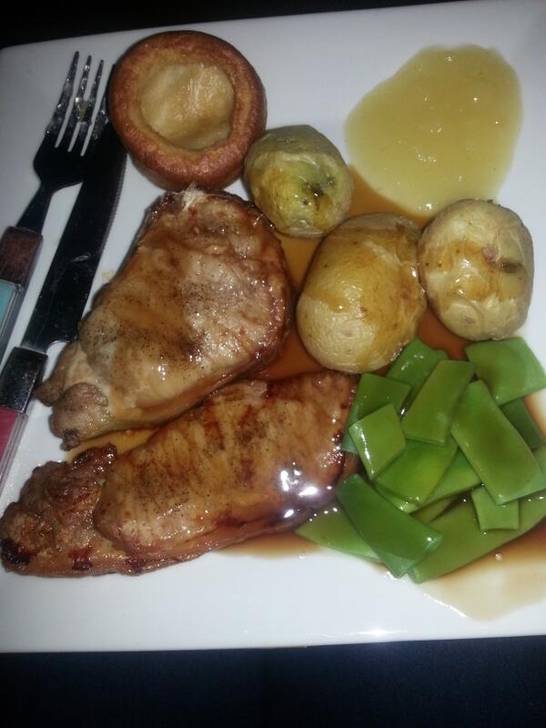 Meeliboo's tweet image. Sunday lunch #eyecandysorted