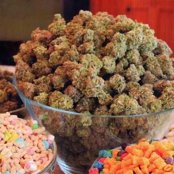 Intl_Highlife's tweet photo. My kind of wake and bake http://t.co/VJgUp8OLEe