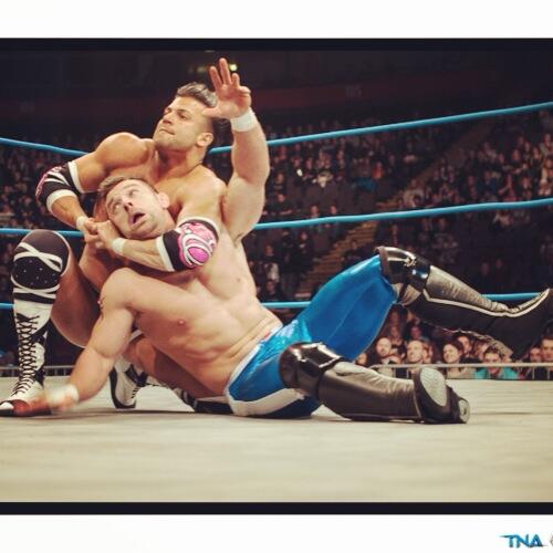 MrStoneWWE's tweet photo. Broman taking it to a wolf.. #moremuscles #bettertan @IMPACTWRESTLING http://t.co/Oh4Fu1Dgln