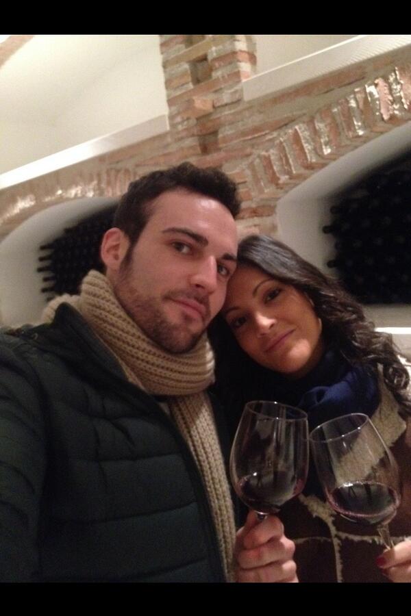 ColomoCarlos's tweet photo. Fin de semana 👌👌👌😏 con @Bego_89 http://t.co/czQ2NeUsbP