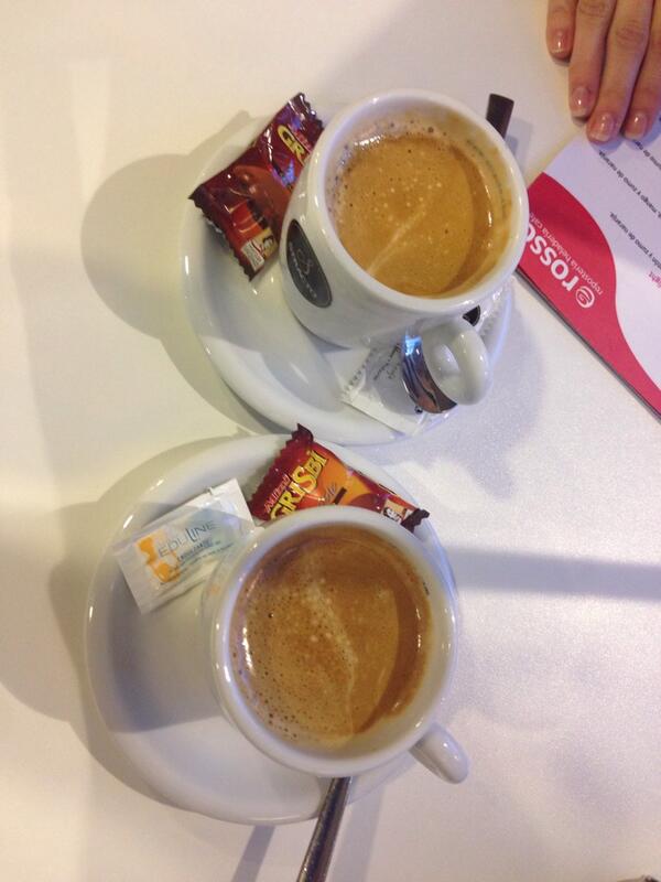 HoDanicond's tweet photo. Bien de cafeteo con @SusanaGonz12 http://t.co/0CXr8VUNjF