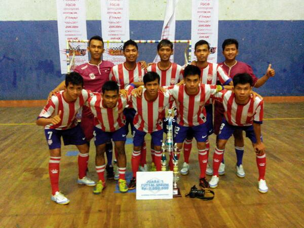 RT <a href="/bogaabiyoga/">Boga Abiyoga</a>: THE CHAMPION! #CordyFutsal #FKBL #BFC2014 <a href="/BisnisFC_2014/">Bisnis Futsal</a>
