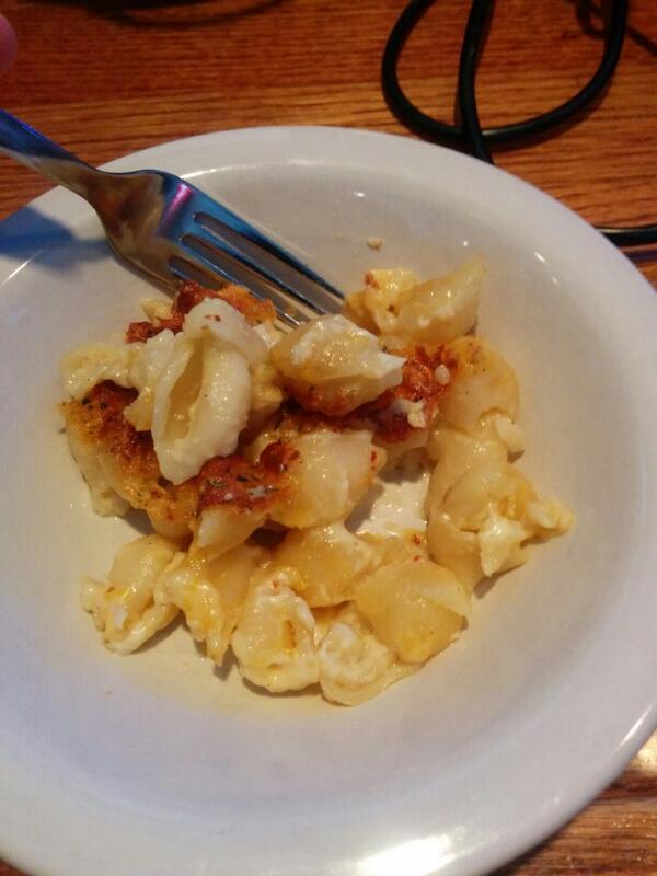 Some interesting things going on @BrowniesTheShed.  Lobster Mac n Cheese trial.#awesome  #cookingitup