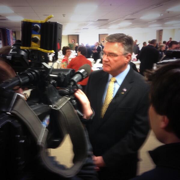 ElectFrese's tweet image. Nice to talk to @Matt_WGEM and @khqa at the Adams Co #ILGOP Lincoln-Reagan dinner today! #Frese2014