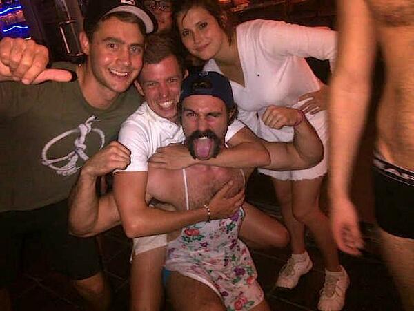 ChevonGriffiths's tweet photo. Turns out there is absolutely no golf in pub golf! whaaat!? #cray http://t.co/JWujNl91e7