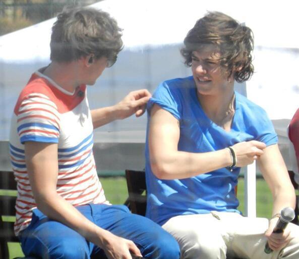 Larry_Dialogues tweet picture