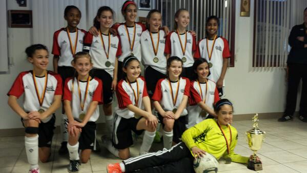 luu_don's tweet photo. Another gold winning performance! Great job Arsenal! http://t.co/ajUsDLS7TT