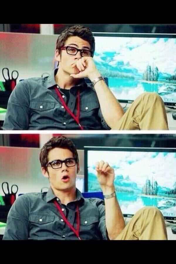 FemaleTextProbs's tweet image. When girls say "I ❤️ nerds" they mean nerds that look like this