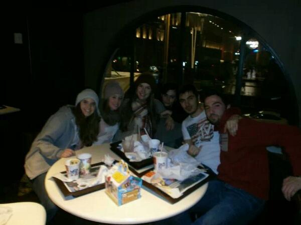 jeenni_eny's tweet photo. Y como siempre... una buena cena en Duomo!! #ErasmusMilano http://t.co/chPcyX7ZaE