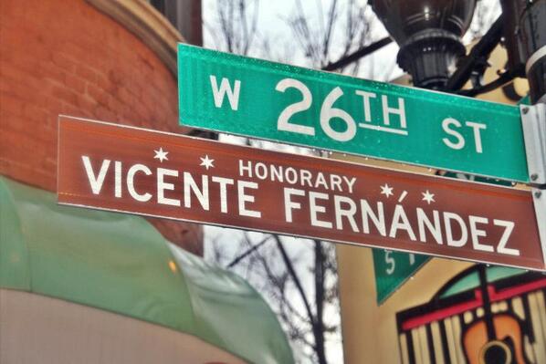 LaVillitaChi's tweet photo. Honorary Vicente #Chente Fernandez #26thSt
#LittleVillage #LaVillita #Chicago http://t.co/sil59nIaSD