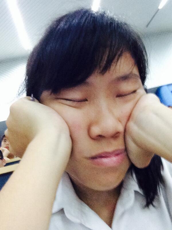 fieryfyros's tweet photo. @viridiusvine viri awake. Much attention. Such concentration. http://t.co/wOyyBSvyQp