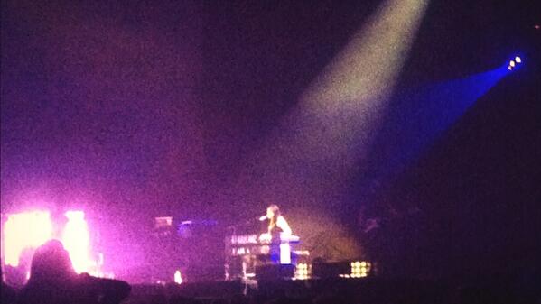 loganhandsome's tweet photo. Shoutout to my newest follower @AlyssaReid Way to rock it at the Hedley Concert tonight! :) http://t.co/K0kB7oKf2Y