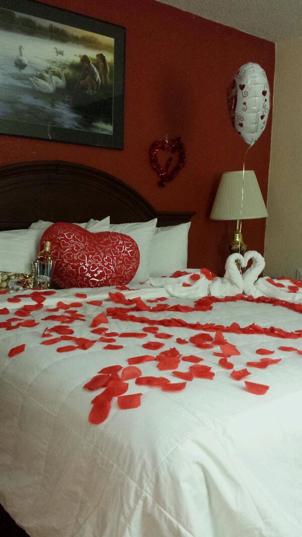 Rodeway's tweet photo. Honymoon Suite available throughout the year :) http://t.co/xs2A7w0Vd3