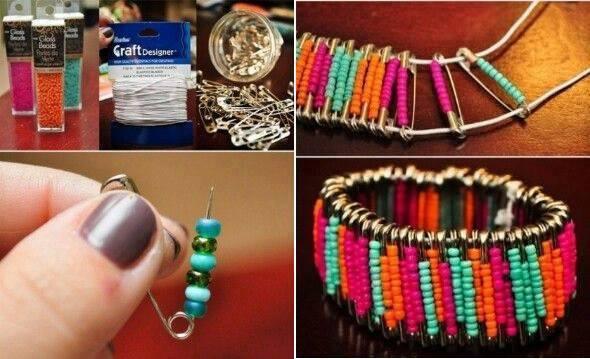 DiyTutoriales2's tweet image. Haz pulseras con canutillos y ganchos.