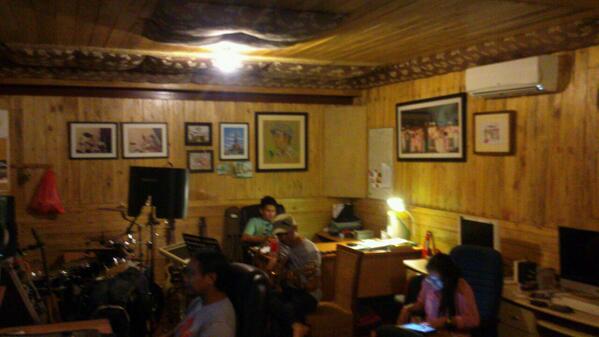 Rec lagu baru w/ Nyanyian Dharma