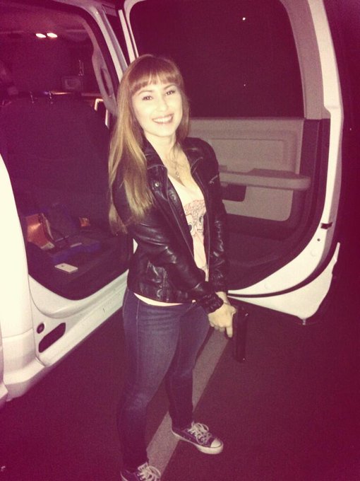 Yay first time at the shooting ranges! first shot,the shell feel into my shirt ! Oh no! http://t.co/<a href="/tag/newprofilepic"class="tags"><span>#newprofilepic</span></a>