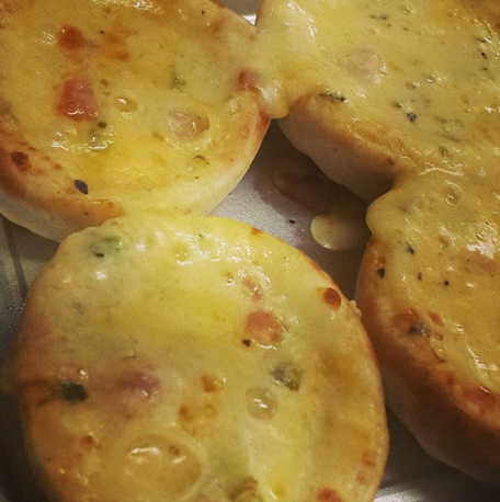 DebonairsPizza's tweet photo. 4 reasons today is #amazing - and here they are! Pop some #PopItz into your online order: http://t.co/UAF7VaNIpA http://t.co/n1VwTnO2fg