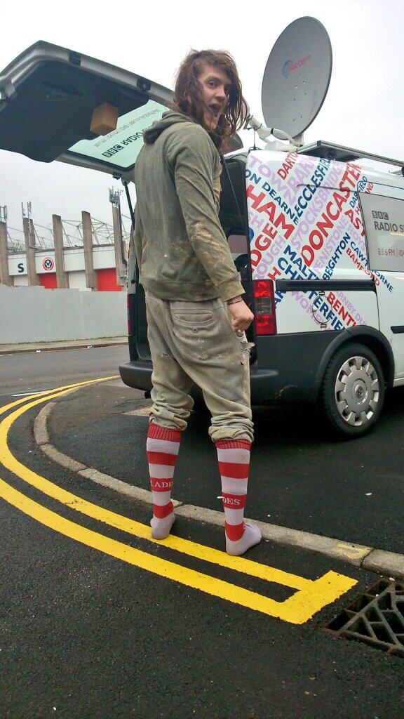 RT @JennyYorksNews: On the hunt for #facup fever on Bramall Lane for <a href="/tobyatbrek/">Toby Foster & Team</a> - meet Rob!! Check them socks