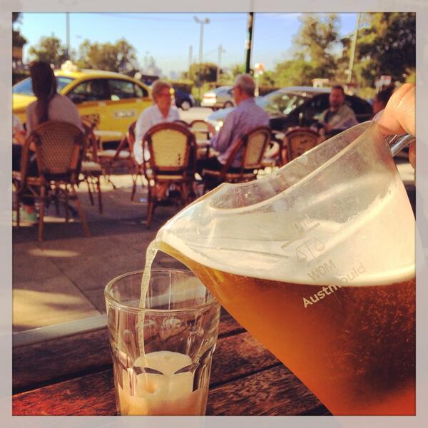 JohnnyRConnell's tweet photo. Buying jugs of export for $9 in St Kilda is almost as good drinking jugs of Waikato draught in Hamilton http://t.co/l1dlO8SpNS