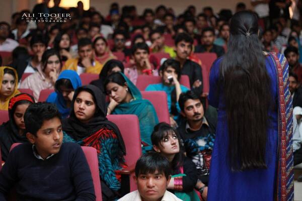 Fida_Wassan's tweet image. Jam packed Sachal auditorium. Tremendous efforts of my team in organising #PYLC for youth of #Khairpur.
@BakhtawarBZ