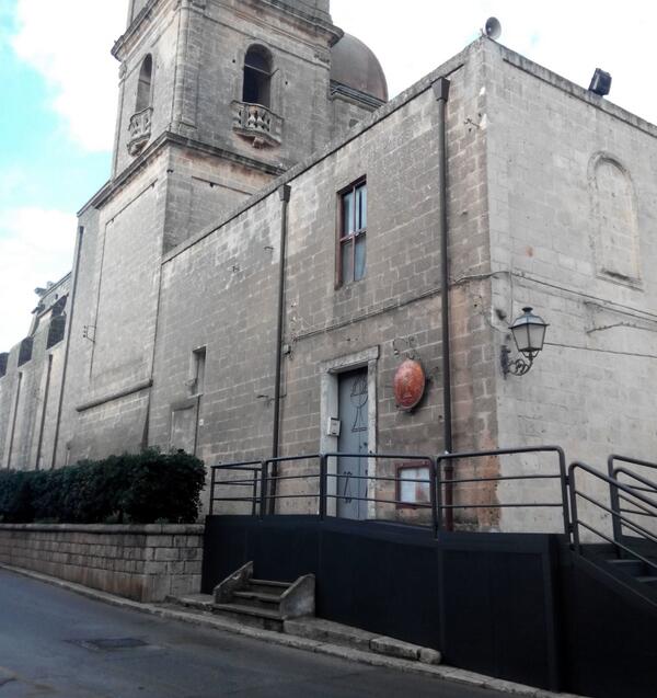 polodesign's tweet photo. E' possibile che nel 2014 si consenta di deturpare una Chiesa del XVI sec. in questo modo barbaro! http://t.co/3zn9Mj6xIj