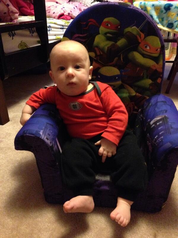 LadyFace_86's tweet photo. Just chillin! http://t.co/Rj9C3ScTFQ