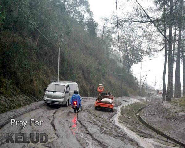 phezthephez's tweet photo. Setelah diguyur hujan kemarin #Real #Ngantang #Pasca_Erupsi_Gn_Kelud #Pray_For_Kelud #phezthephez http://t.co/UCogiqAfGd