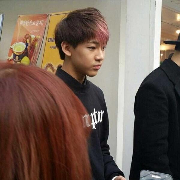 ephinephine's tweet photo. Bambam at sinsa cr: d_dm_m http://t.co/Chin5JubOD