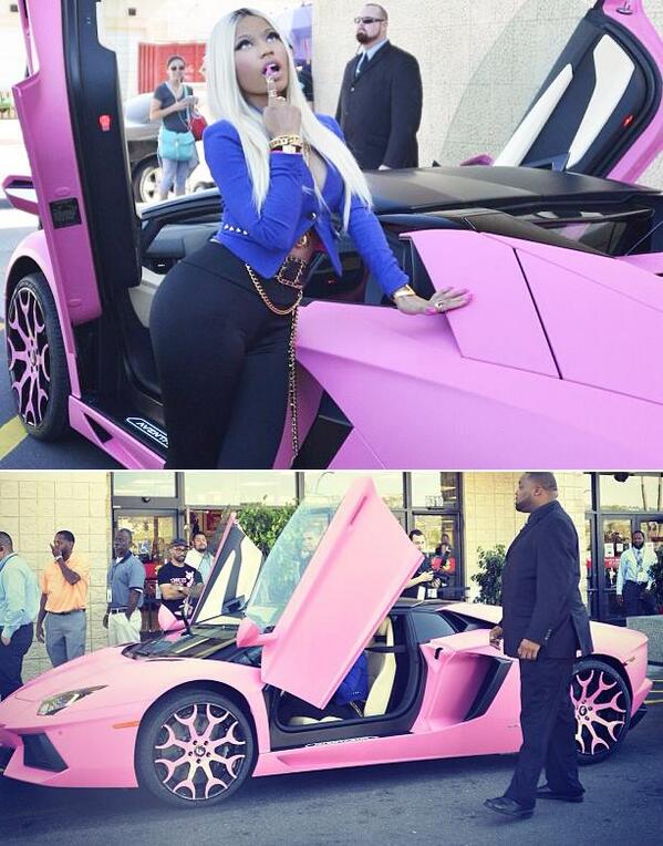 セレブの車 Celeb Rides ニッキーミナージュとかのじょの愛車 ド派手なピンクのランボルギーニ アヴェンタドール ニッキーミナージュの車 ラッパーの車 セレブの車ランボルギーニ Http T Co Flttnperp7 セレブの車 Celeb Rides ニッキーミナージュとかのじょの愛車 ド派手なピンクのランボルギーニ アヴェンタドール ニッキーミナージュの車 ラッパーの車 セレブの車ランボルギーニ Http T Co Flttnperp7