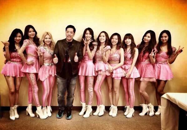 [PIC][15-02-2014]SNSD khởi hành đi Ma Cao để biểu diễn "2013 Girls' Generation's World Tour – Girls & Peace in Macau" vào sáng nay - Page 15 BgrLa1FCIAMVfCM