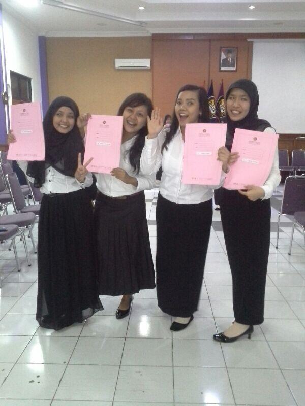 abirr_'s tweet photo. RT @niaalisma: alhamdulillah ^^ @latifahnbb @lestarisiregarr @sarysaroy http://t.co/oj4Wv9ofad
