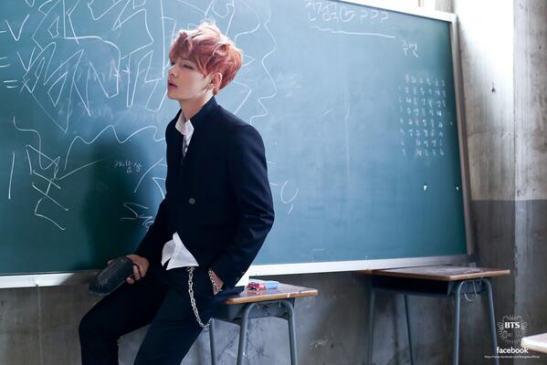 Bts school. BTS тэхён в школьной форме.