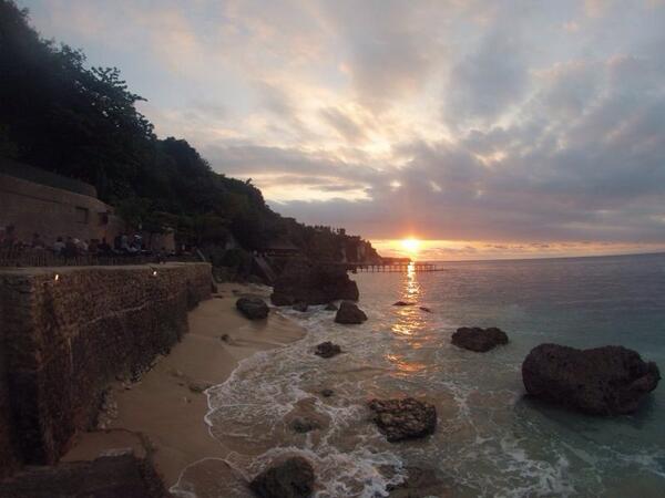 eOasiacom's tweet image. Rt @Dive_ID @polinomsetia Rock Bar, #Bali.
Pic by @polinomsetia #DiveTalk #beach