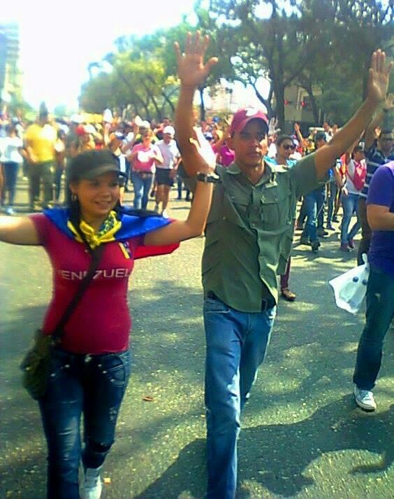 gabytorres_10's tweet photo. Gn armados y nosotros con la Bandera!!  Seguimos en la calle!! @CNNEE http://t.co/Jr8C9ZA5Ca