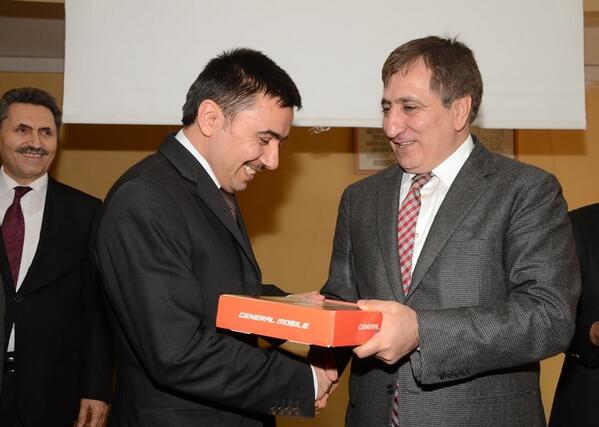 izzettinkucuk's tweet photo. Eğitimde çok başarılı olan ilimizin, teknolojiden faydalanarak bu başarıyı daha yukarılara taşıyacağına inanıyorum. http://t.co/kUoELSUgUf
